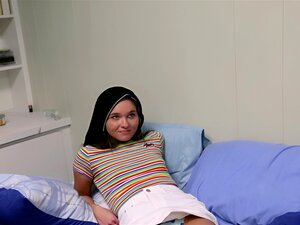 La mignonne sournoise Zoey Bloom se fait défoncer par une énorme