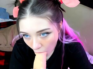 Venez découvrir comment elle satisfait sensuellement ses propres