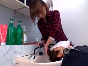 L'incroyable fille japonaise Marin Nagase, Azumi Mizushima dans un