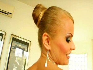 Milf Thing, vieille MILF porno de fac, a encore ce qu'il faut pour