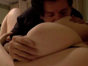 Presser les seins de Jennica Lynns