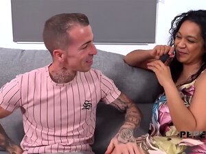 Séance anale fantastique pour la maman idiote Patricia Sol