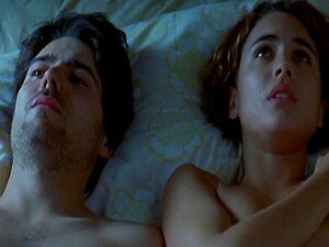 Adriana Ugarte dans les châteaux en carton