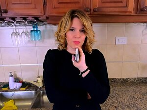 Je suis entré dans le cul de ma belle-mère après avoir insisté