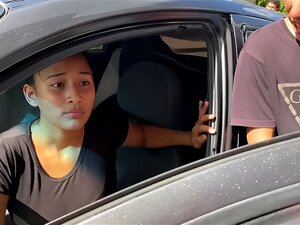 je baise très fort la petite machine à laver la voiture avant