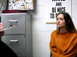 La nana Sera Ryder se fait choper en train de voler alors son