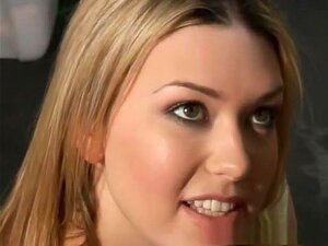 Les pornstars incroyables Tiffany Rayne et Jenny Handrix dans une fac
