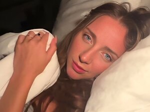Soirée Pyjama Avec la Petite demi-soeur ~ Macy Meadows