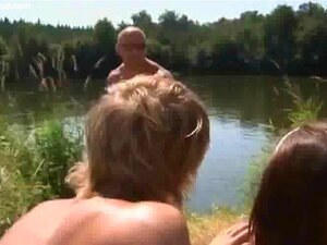 Bisexuels au bord du lac, l'action bisexuelle est amusante à tout