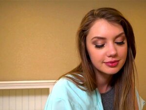 Cream pied cutie blow. Mignonne creampie avec des petits seins suce et