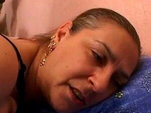 Le cul de mamie doigté et baisé analement