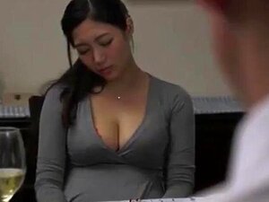 Regarde, s'il te plaît, dis-moi son nom ou son code vidéo maintenant