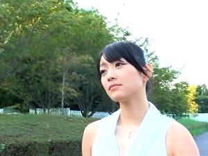 Découvrez les charmes séduisants de Shou Nishino, une bombe