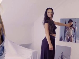 Babes - Izabella Poca Hontas - Paint Me Out. Babes - Isabella Poca