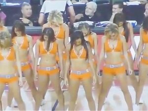 Préparez-vous à voir la compilation des cheerleaders les plus