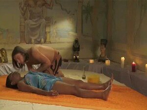 Une chatte a besoin d'un massage