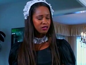 La bonne noire au cul sexy se fait bien baiser