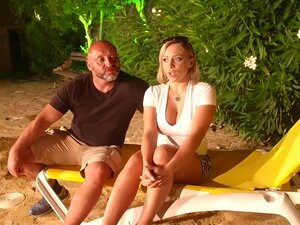LA mignonne ALLEMANDE LILLI VANILLI BAISE AVEC UN INCONNU À LA