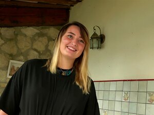 Aspirante comptable, Davina passe d'abord un casting porno