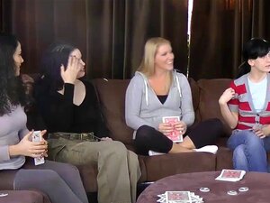 Strip Screw-Your-Neighbor avec Zayda, Lucretia, Ashley, Elis