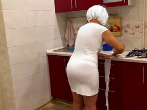 la belle-belle-belle-mère que j'aimerais Baiser a terminé ses