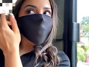 Jouer à un jeu risqué dans un bus public juste 'coz pourquoi pas?