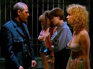 Gilya Stern, Lori Jo Hendrix, Actrices diverses, Rebecca Chambers,