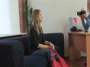 Petite nana de casting amateur se fait baiser