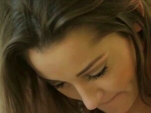 Un couple mignon et lubrique s'excite et se déchaîne