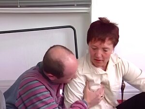 Mamie rousse se fait ramoner