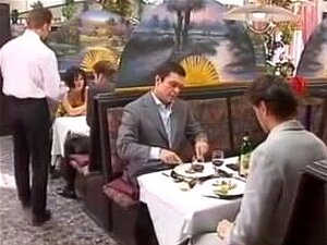 Rita Cardinal - Gangbang au restaurant