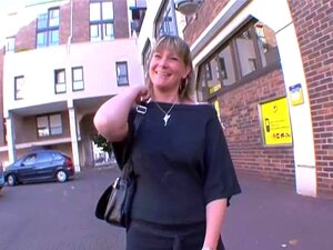 La conseillère financière se faufile dans le beau-fils de son mari