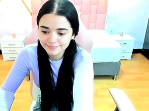 Mignonne webcam amateur fille mignonne jouant la chatte sur webcam