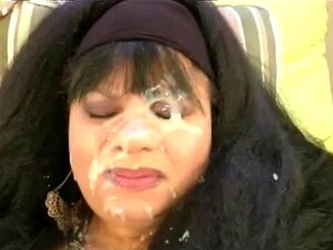 Une nana bien en chair aux gros seins reçoit une sérieuse éjac