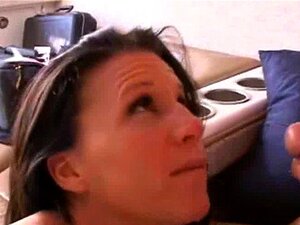 Fille sexy se fait baiser pour de l'argent 6