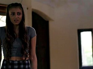 Gia Derza est stupéfaite et essaie de résister, mais elle a