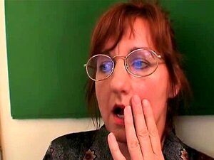 VIEUX COUPLE BAISE MIGNONNE - Une leçon de baise sale. Cette jolie