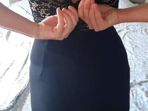 Je joue avec ma chatte touffue et impure