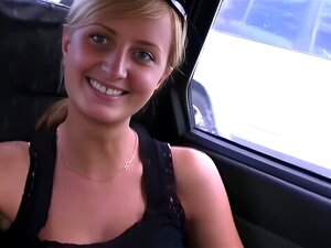 Trio de voitures de la mignonne blonde: Gorge profonde, Éjaculation