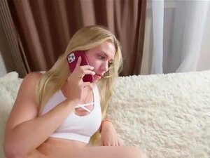 J'ai baisé une belle-mère charmante pendant que cette nana parle au