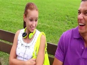 Baise en public avec la mignonne Minnie Manga 1