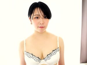 Découvrez le charme séducteur de Miss Reona Sato, notre sensation de