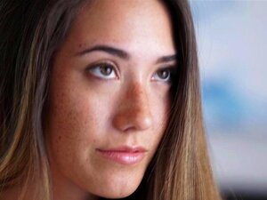 Dans le placard (Ft. Eva Lovia)