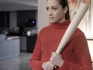 Avi Love a du sexe fétichiste après s'être fait piéger dedans. Avi