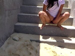 volleyball de plage????À l'intérieur, pipi secrètement au bord de