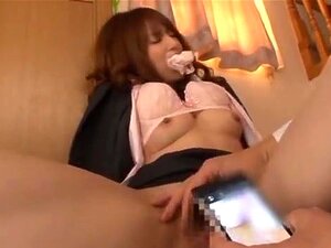 La prof juteuse Akiho Yoshizawa se fait baiser par son élève. La