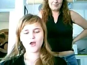 Maman et PAS sa belle-fille devant webam, Leur première expérience ?