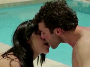 Vidéo de sexe érotique en plein air d'un couple mignon et chaud