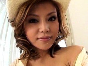 L'amateur sexy Akane Hotaru vit des scènes de masturbation nues