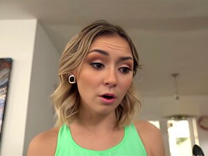 La masseuse blonde sexy Chloe Temple est obsédée par la grosse bite